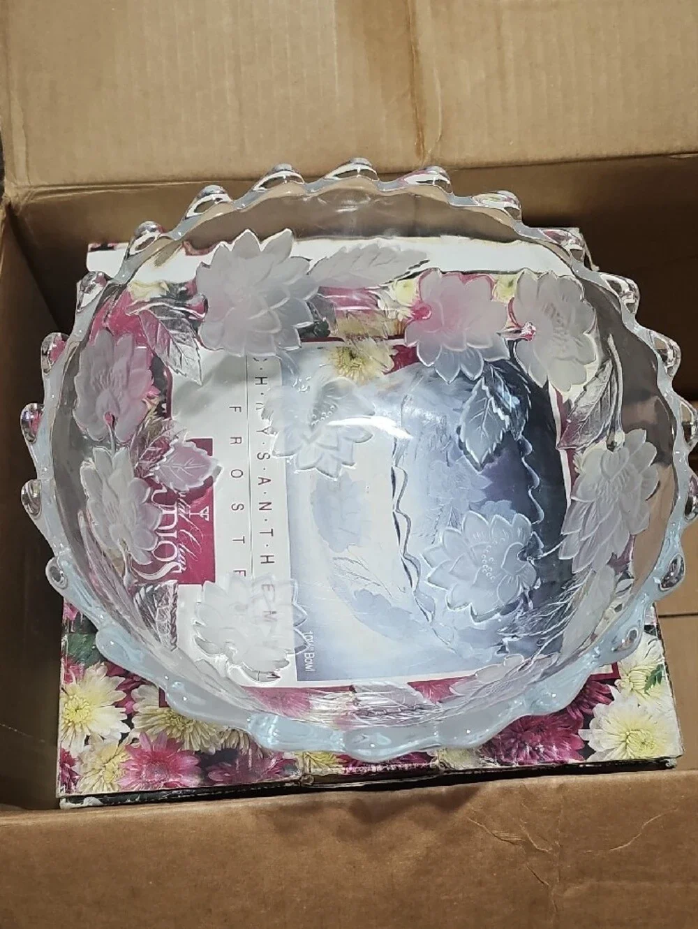 Crystal Clear Studios Chrysanthemum Frost Glass Serving Bowl - Frosted Clear